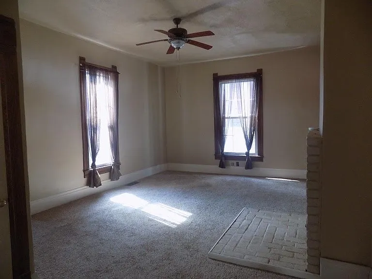 455 Maple Ave — Photo 7