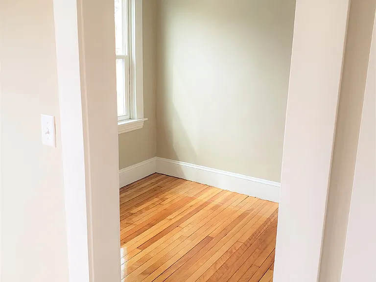 29 Loxwood St #1L — Photo 13