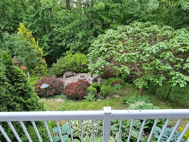 172 Lena Cres #2 — Photo 33