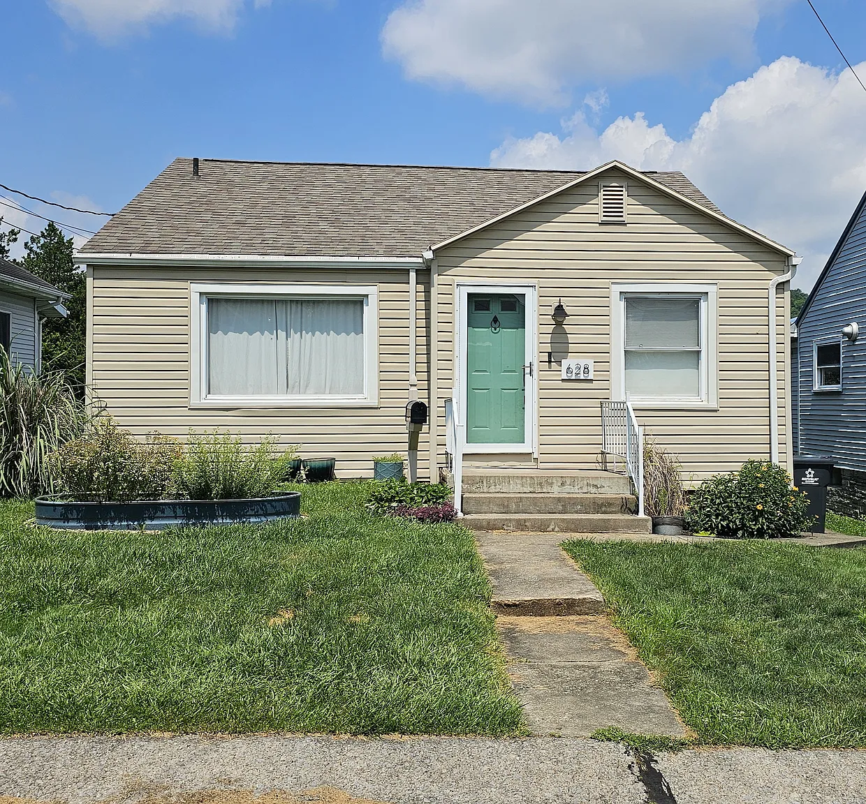 628 Elysian Ave photo 1