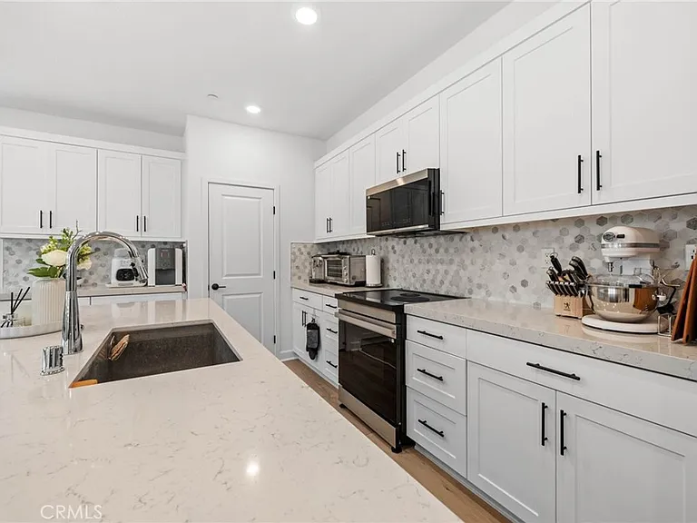 14135 Jonas Ct — Photo 10