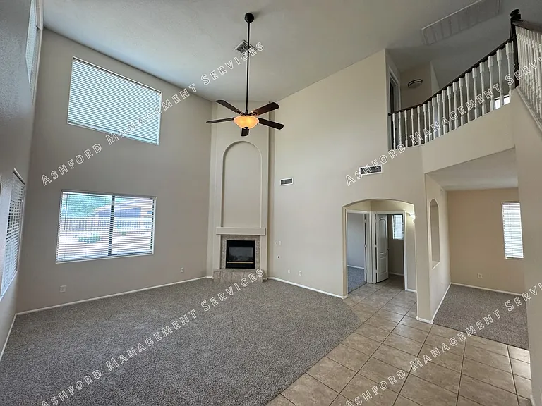 8303 S 47th Ln — Photo 6