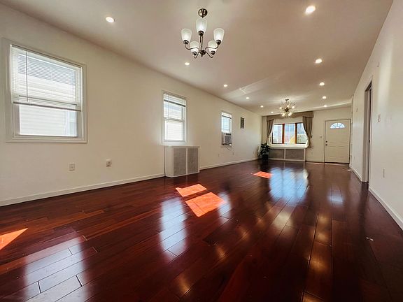 3rd image of 86 Lexington Ave