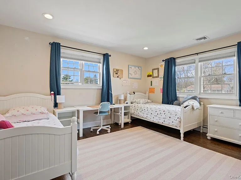 15 Lawrence Ct — Photo 21