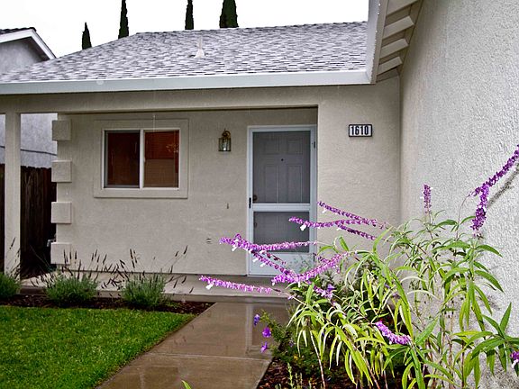 2nd image of 1610 Sun River St