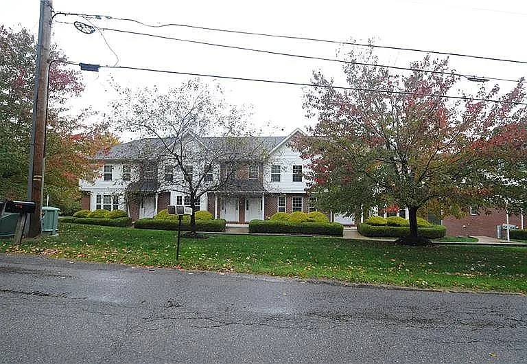 103 Lakeview Ct — Photo 45