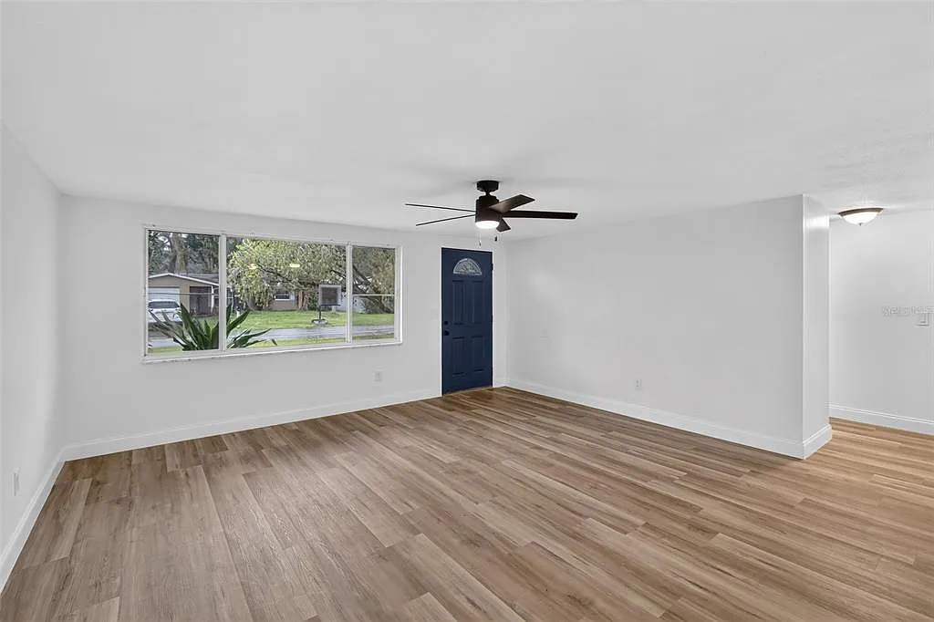 3 bed, 2.0 bath, 1284 sqft, $1,950 — Photo 4
