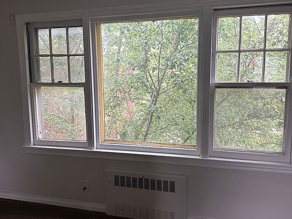 2nd image of 286 Highland Pkwy APT 5