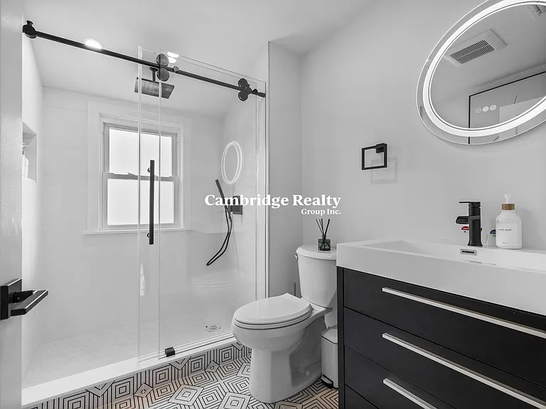 7 Dickson St #2T — Photo 13