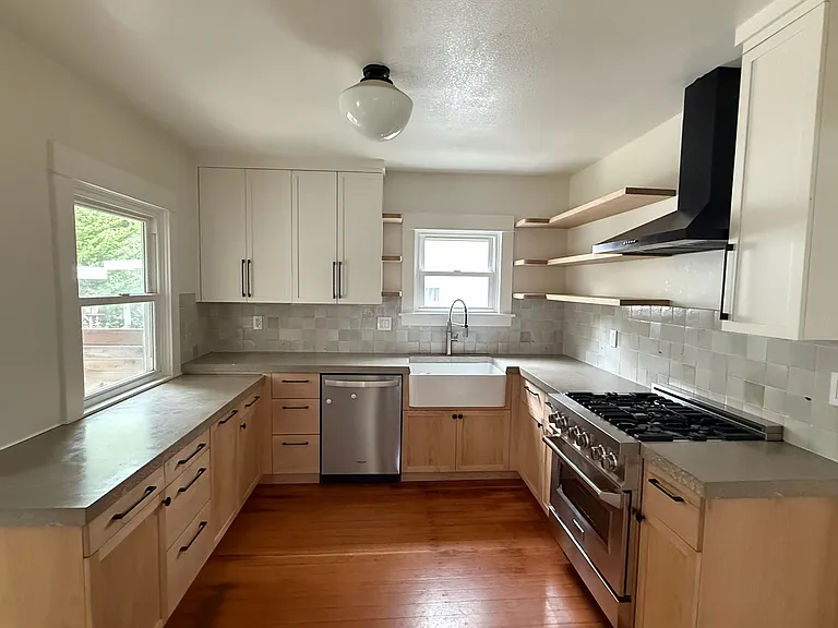 215 SE 30th Pl — Photo 12