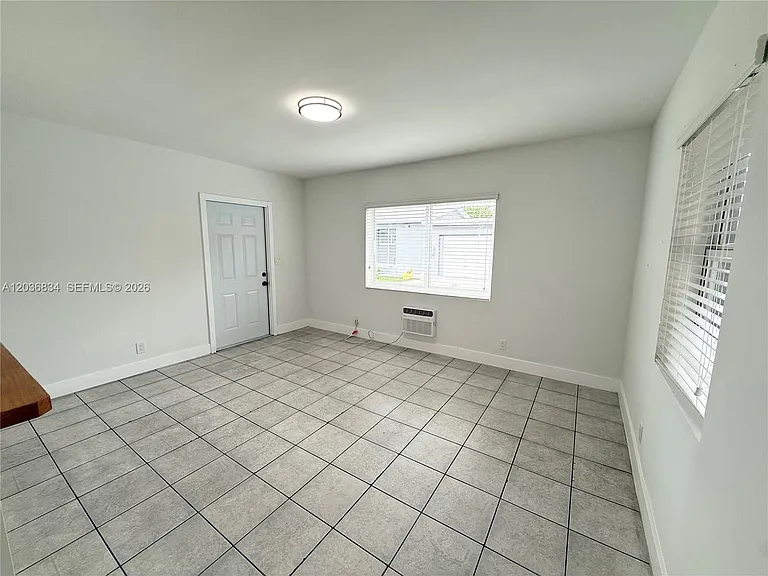 2215 Madison St #5 — Photo 14