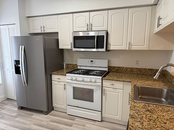 4th image of 7824 Dixie Beach Cir