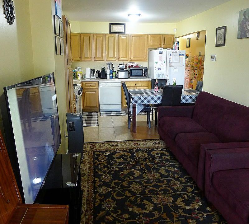 1st image of 751 E 89th St #1011