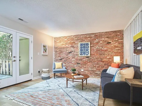 705 Oak Tree Dr, Chapel Hill, NC