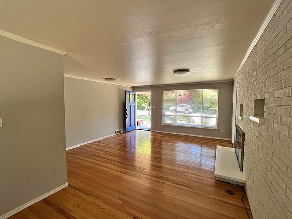 2nd image of 10456 NE 15th St