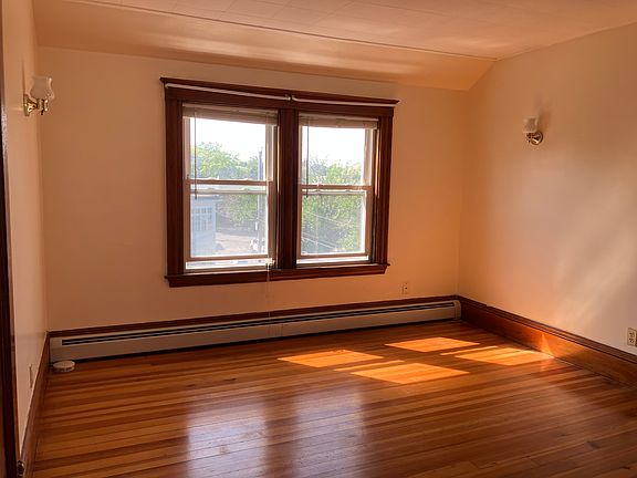 2nd image of 98 Leach St #3