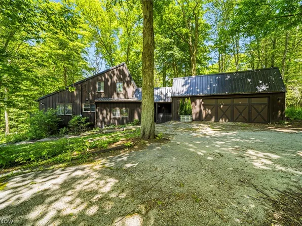 4233 Forest Ridge Dr, Ashtabula, OH 44004