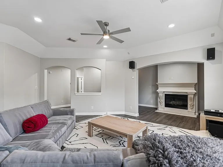 110 S Veilwood Cir — Photo 47