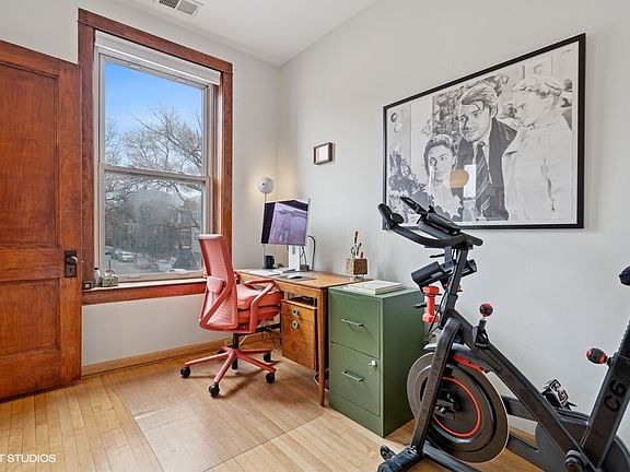 5th image of 832 N Campbell Ave