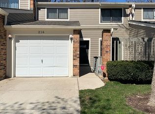 216 W Hanover Pl, Mount Prospect, IL 60056