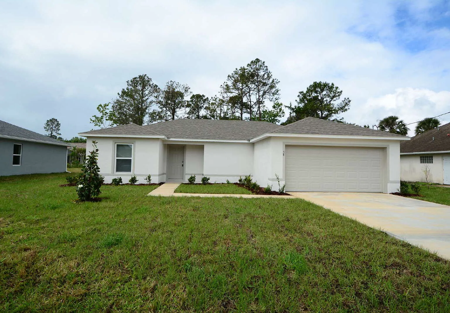 3 bed, 2.0 bath, 1350 sqft, $1,950 — Photo 1