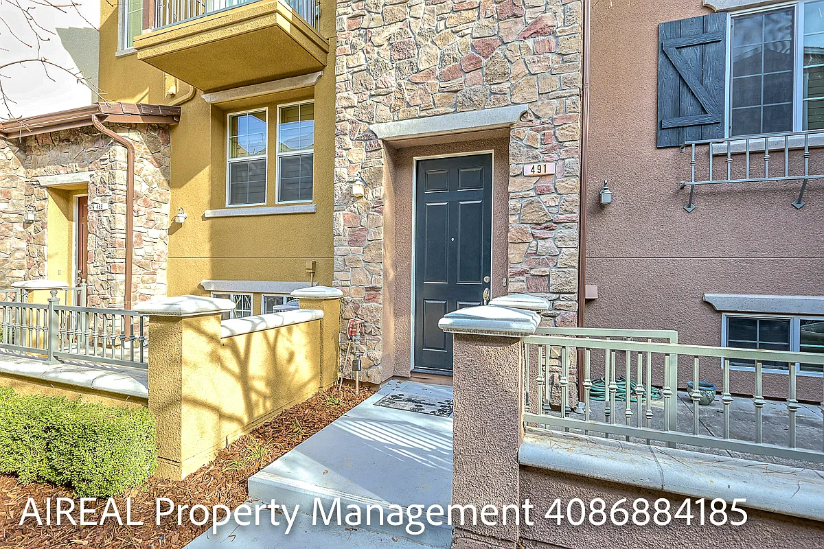 3 bed, 2.5 bath, 1564 sqft, $4,950 — Photo 1