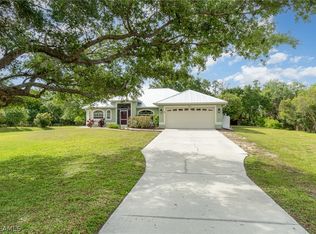 16950 River Estates Ct, Alva, FL 33920