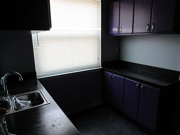 5th image of 1526 N Van Ness Ave
