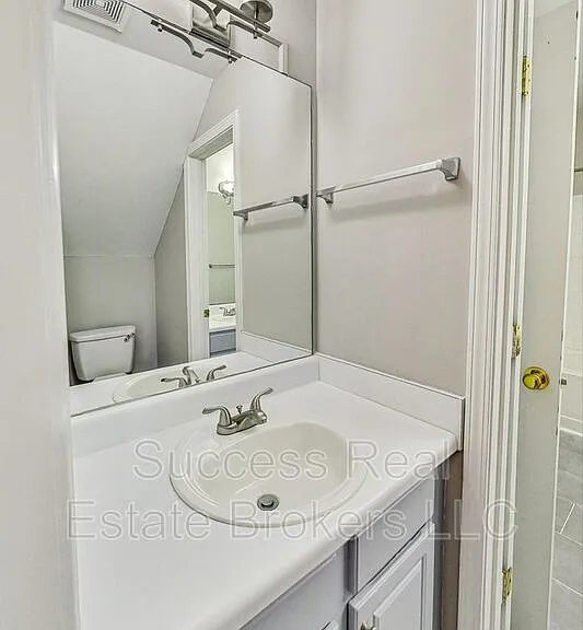 1645 Heyford Cir NW — Photo 24