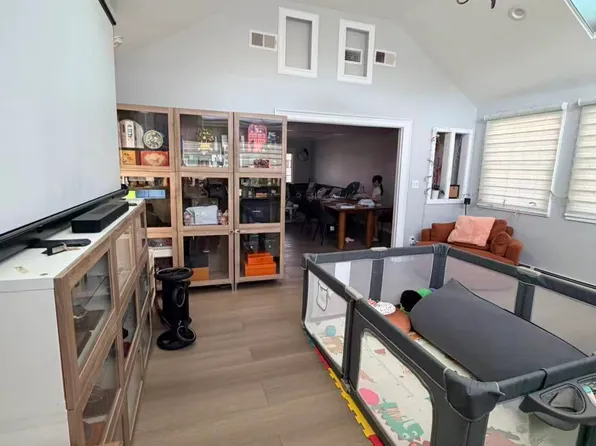 (undisclosed Address), East Meadow, NY 11554