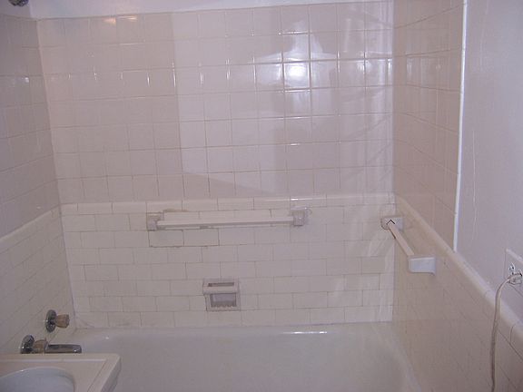 3rd image of 2330 Euclid Heights Blvd APT 307