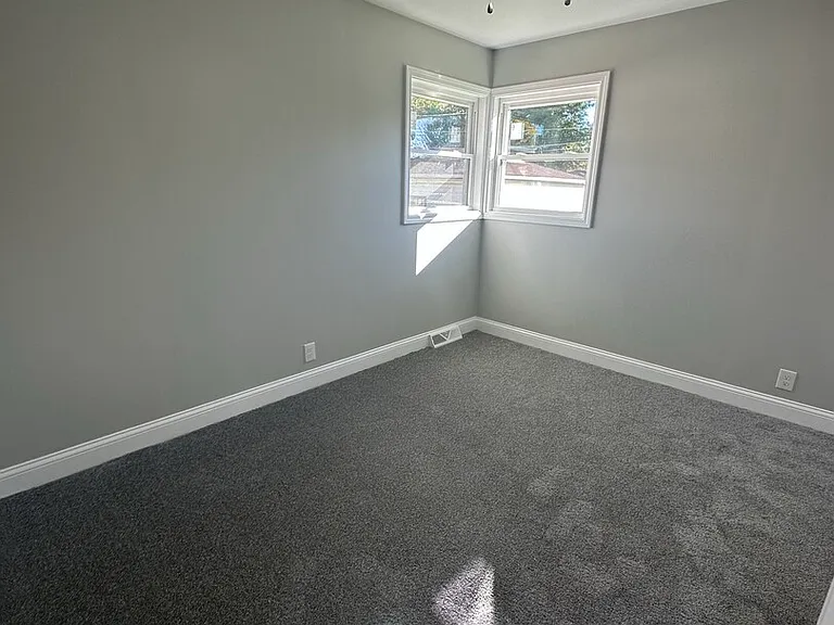 14451 Sangamon St — Photo 8