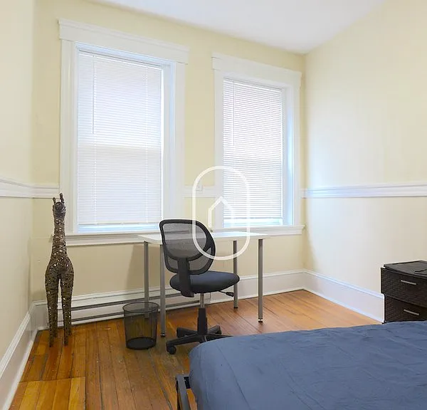 870 Huntington Ave #2 — Photo 1