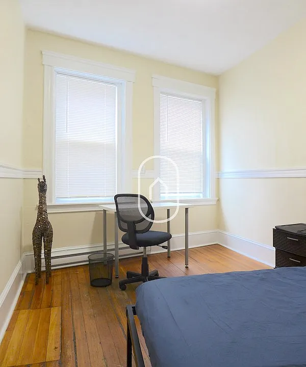 870 Huntington Ave #2