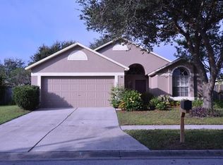 252 Chardonnay Pl, Valrico, FL 33594