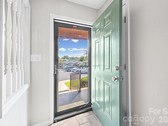 3rd image of 147C Glenwood Dr