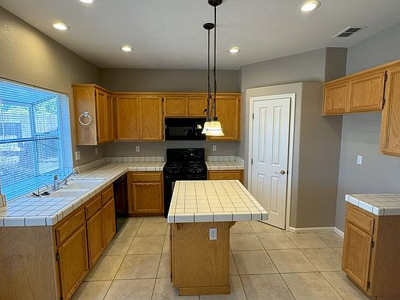 4th image of 4904 Brittany Ct