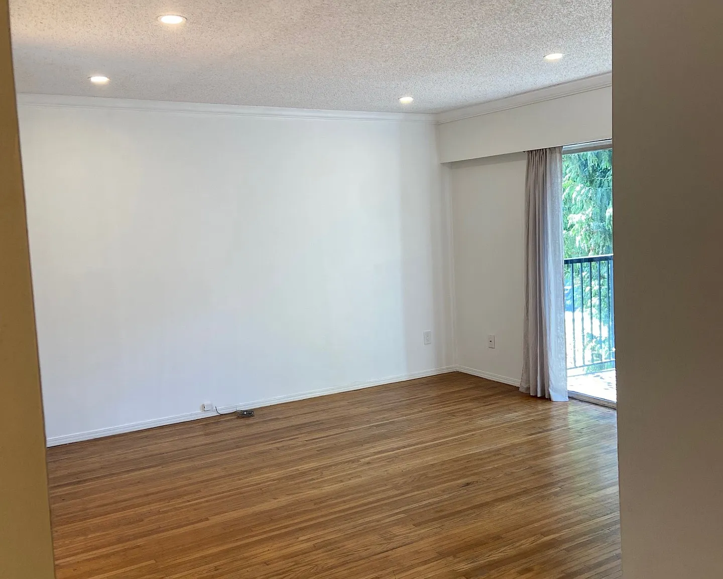 2 bed, 680 sqft, $2,000 — Photo 3