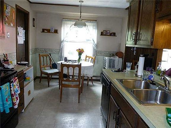 4th image of 208 Valleywoods Dr