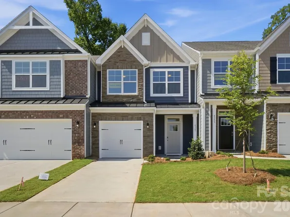 4347 Black Ct, Harrisburg, NC 28075