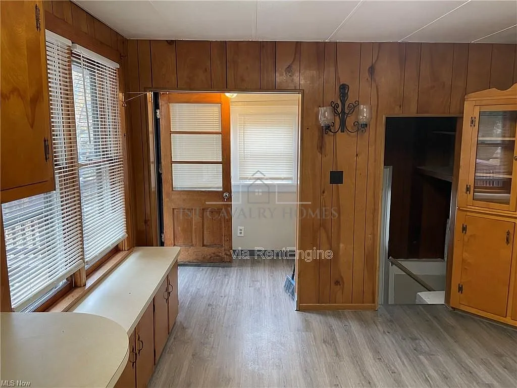 3 bed, 1.0 bath, $1,200 — Photo 3