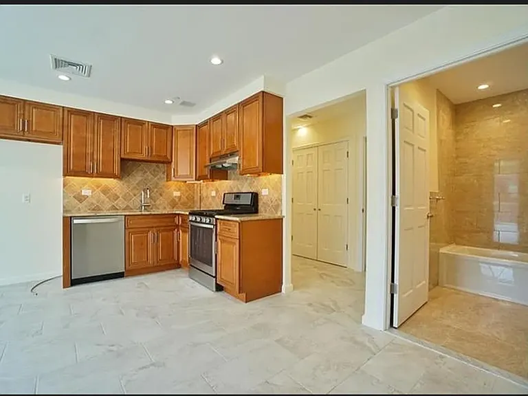 2848 W 15th St #1A — Photo 1
