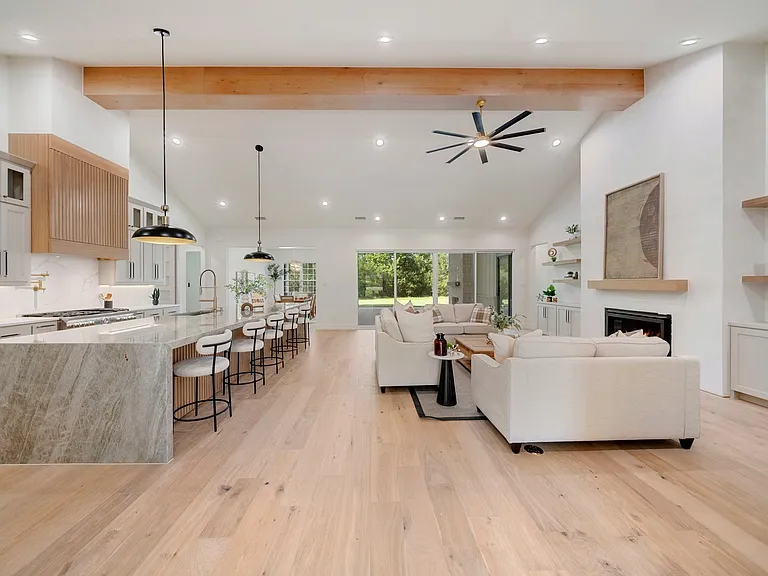 325 Ryker Ln image