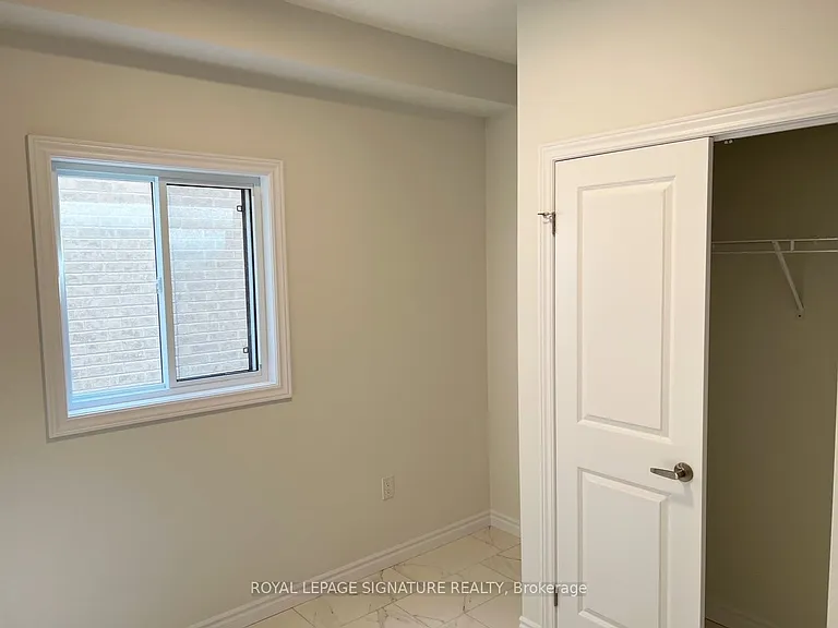 3128 Turner Cres — Photo 8