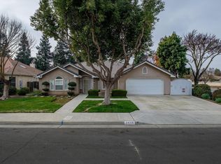 7449 N Lodi Ave, Fresno, CA