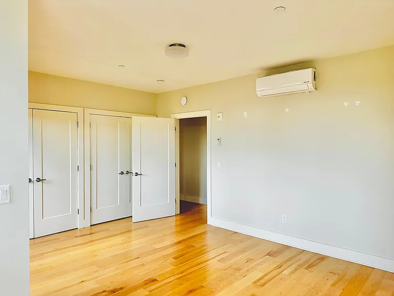 240 Salem St #3A — Photo 8