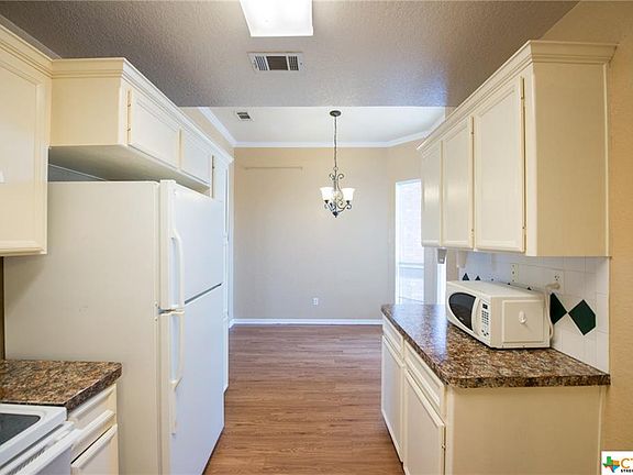 5th image of 2109 Amethyst Dr