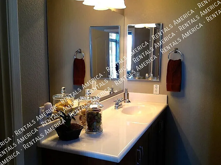 2402 E 5th St #1515 — Photo 9