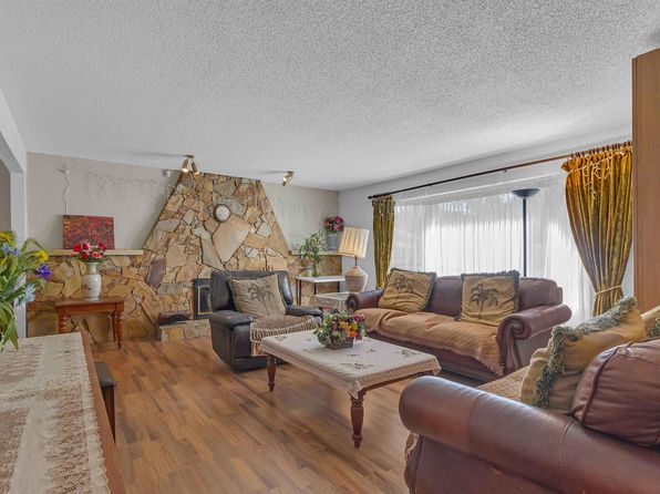 11331 136th St, Surrey, BC V3R 6V4
