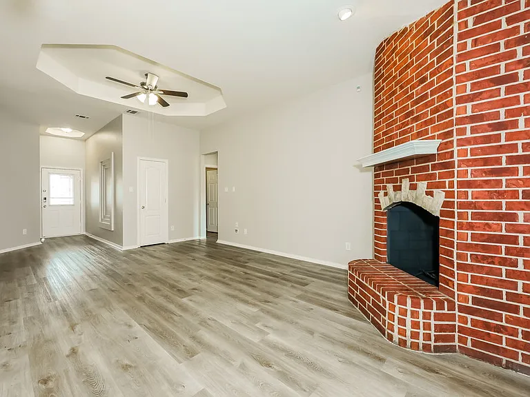 5117 Foard St — Photo 4